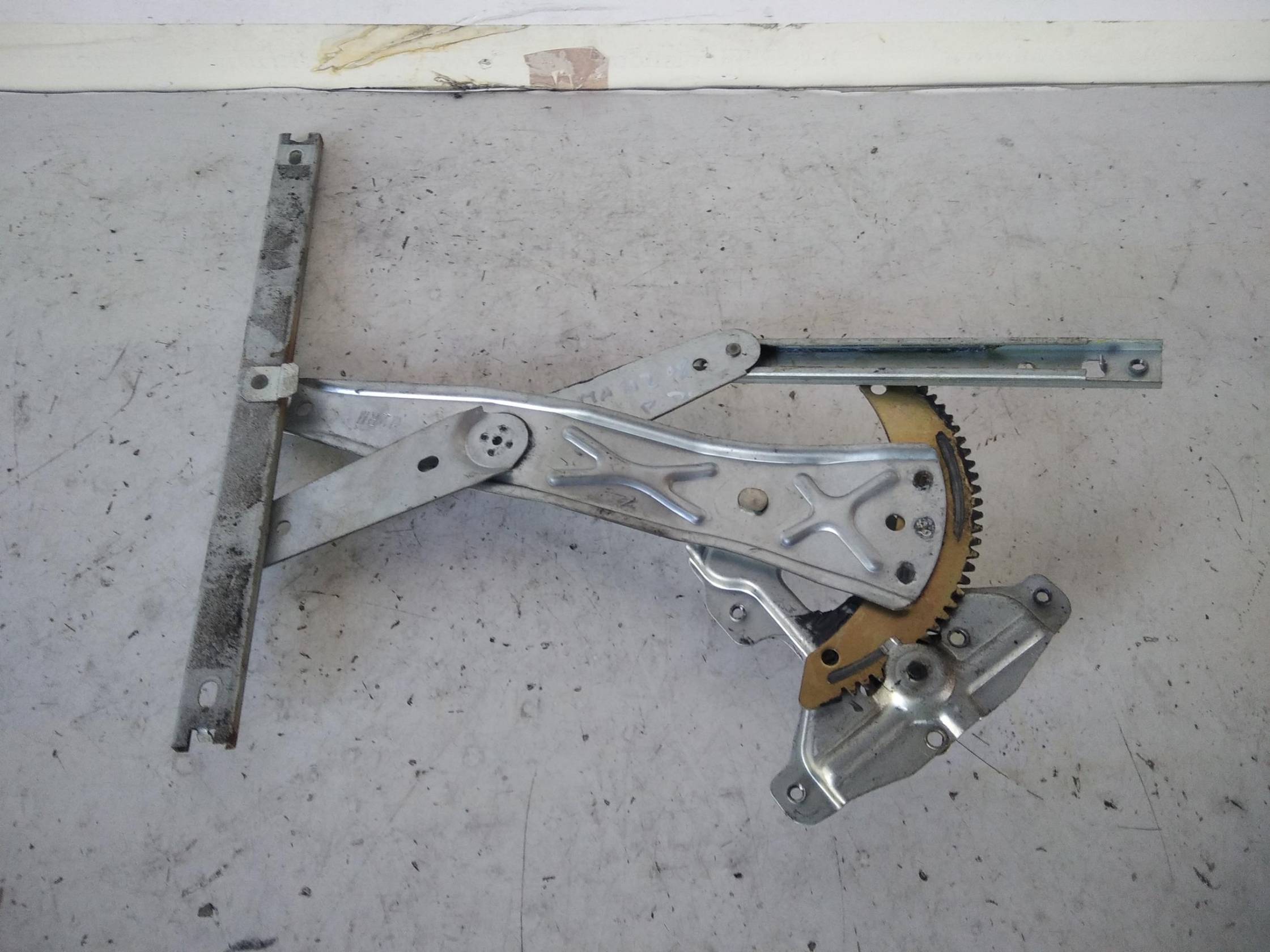 Alzacristallo porta post. dx.